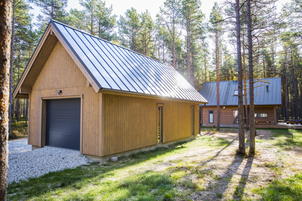 Mökki ja autotalli Dirhami
